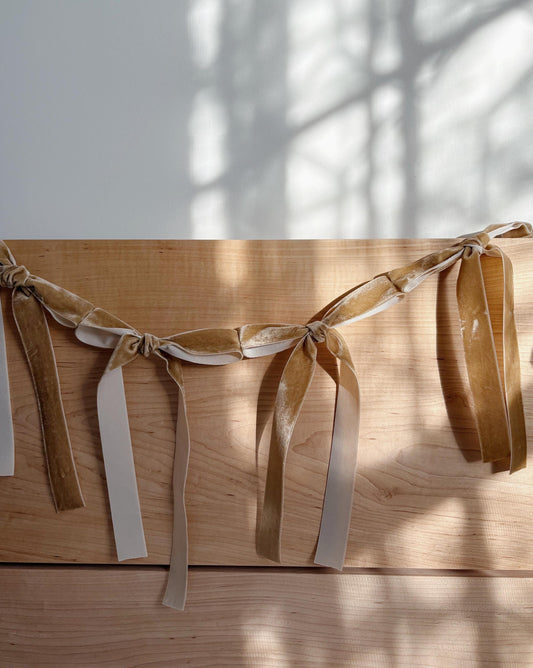 Caramel Velvet Bow Garland