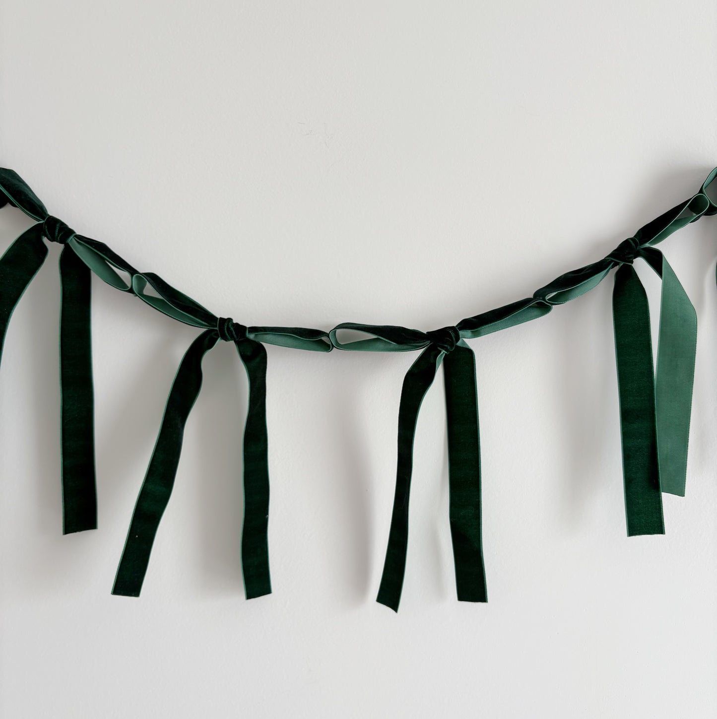 Hunter Green Velvet Bow Garland
