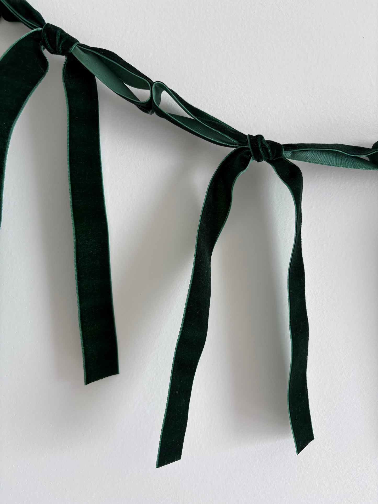 Hunter Green Velvet Bow Garland
